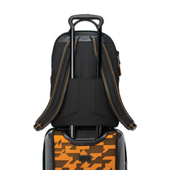 Tumi_159037_dazzle_camouflage