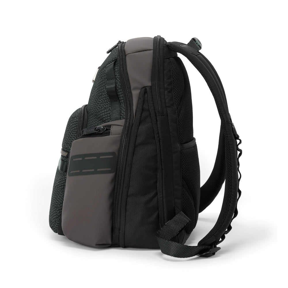 Tumi_159082_black_geometric