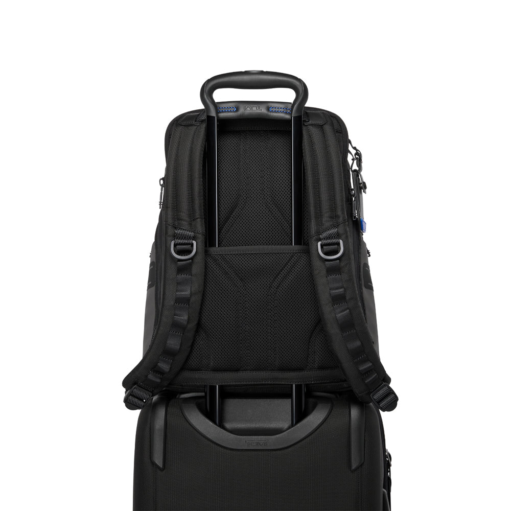 Tumi_159082_black_geometric