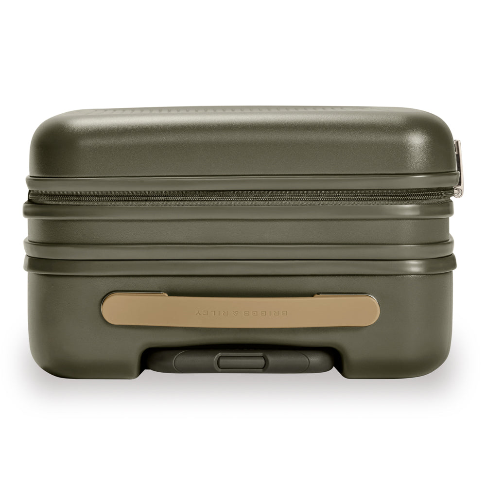 Olive 53cm expandable carry-on spinner suitcase by Briggs & Riley with smooth wheels and sturdy handle.
