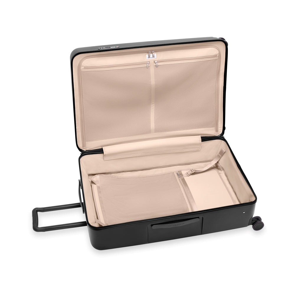 Briggs & Riley Sympatico 3.0 black 86cm extra large spinner suitcase with four wheels and spacious interior.