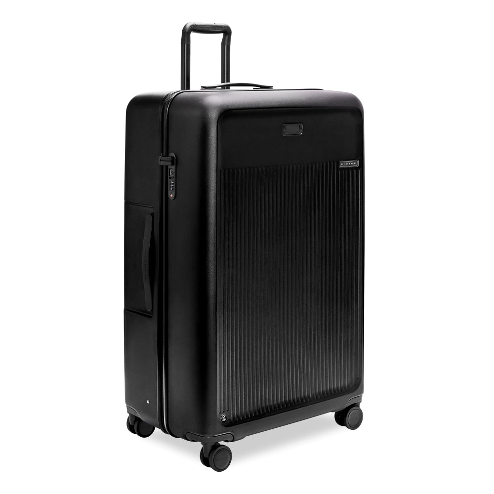Black 86cm extra large spinner suitcase from Briggs & Riley, featuring durable construction and smooth-rolling wheels.