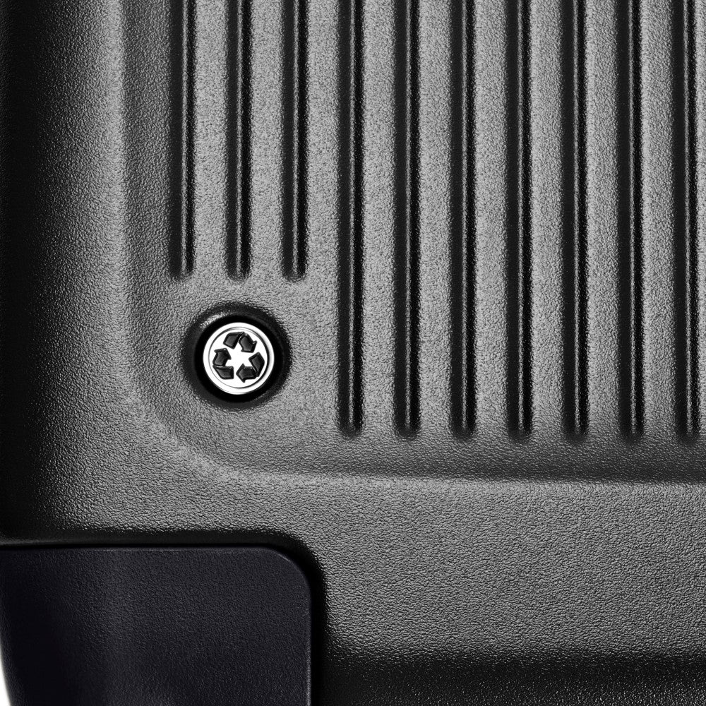 Extra large 86cm black spinner suitcase by Briggs & Riley, featuring smooth wheels and durable design for check-in luggage.