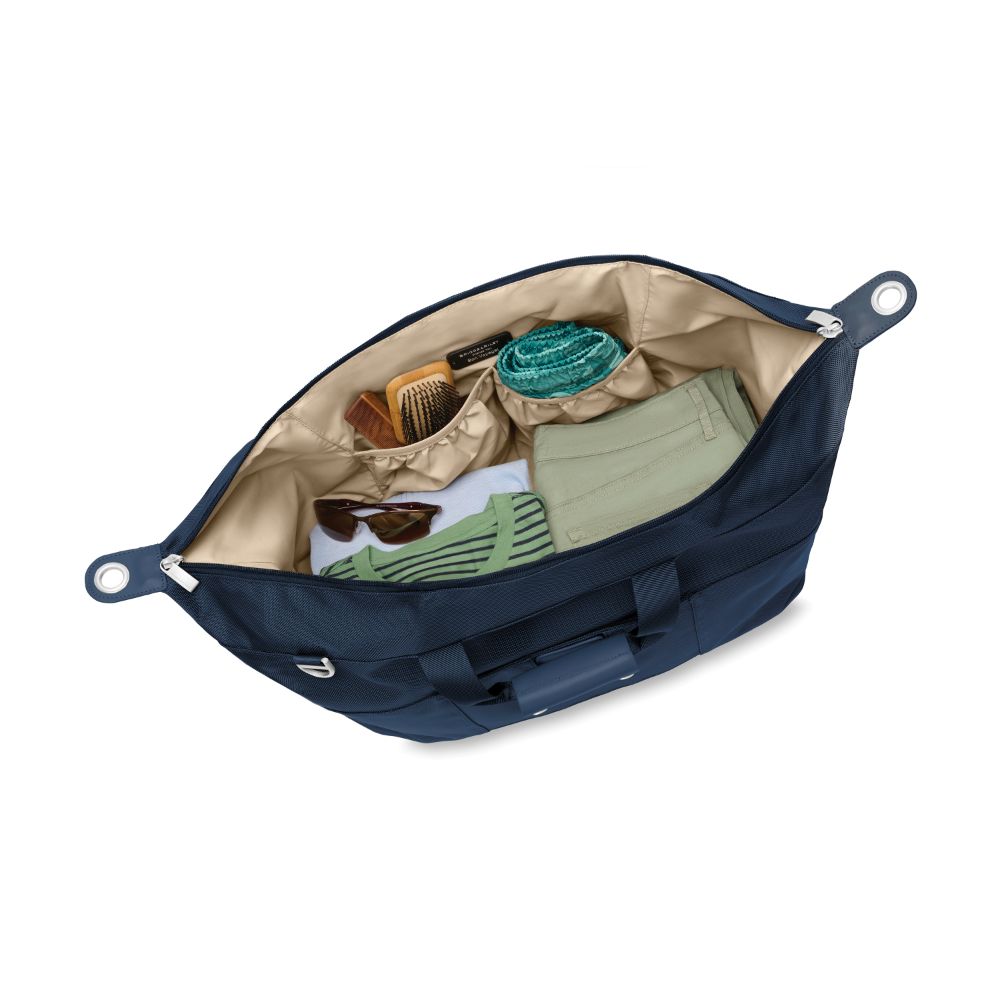 Briggs & Riley Baseline 2 Weekender Duffle in navy, featuring spacious interior and durable fabric.