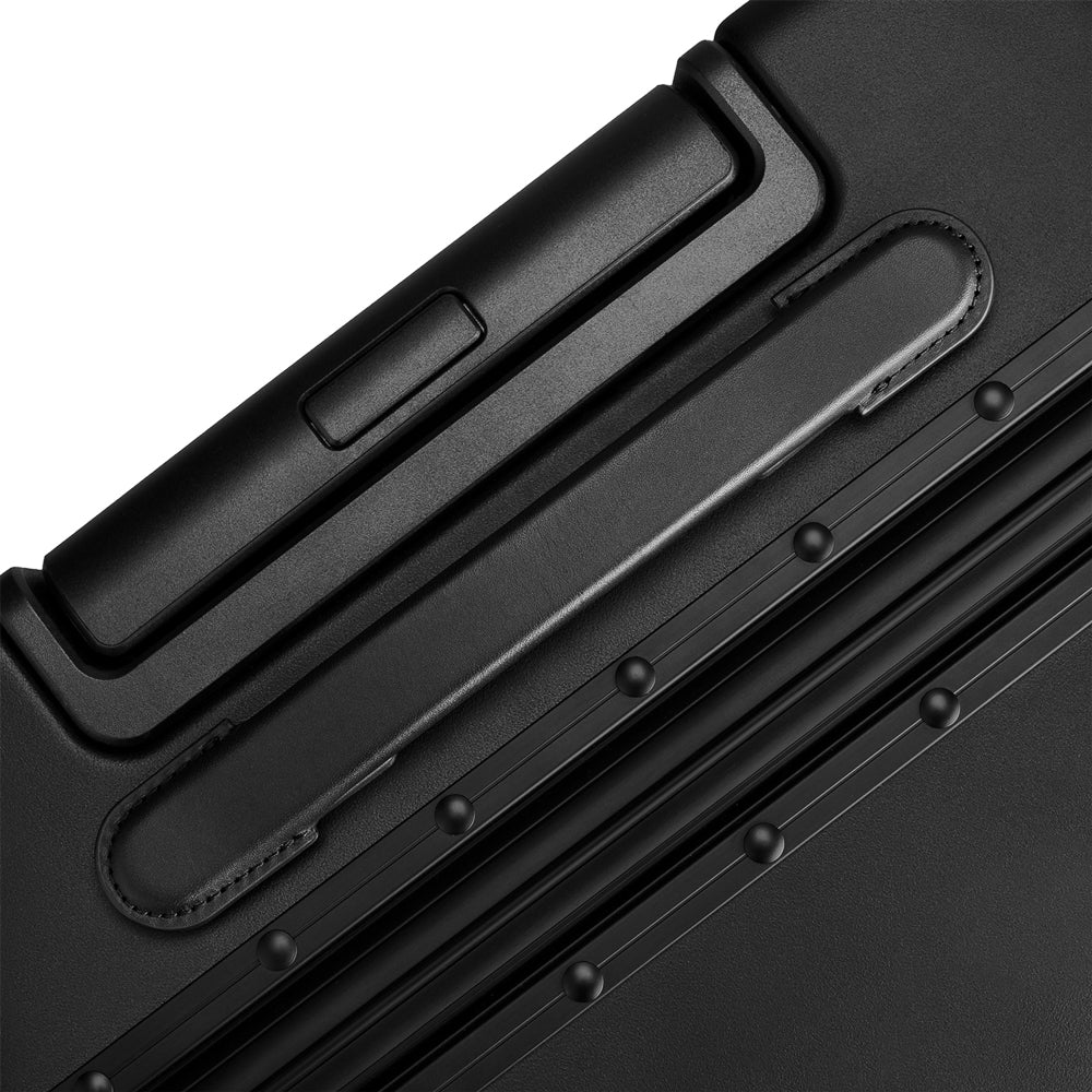 carl_friedrik_CF0509_black