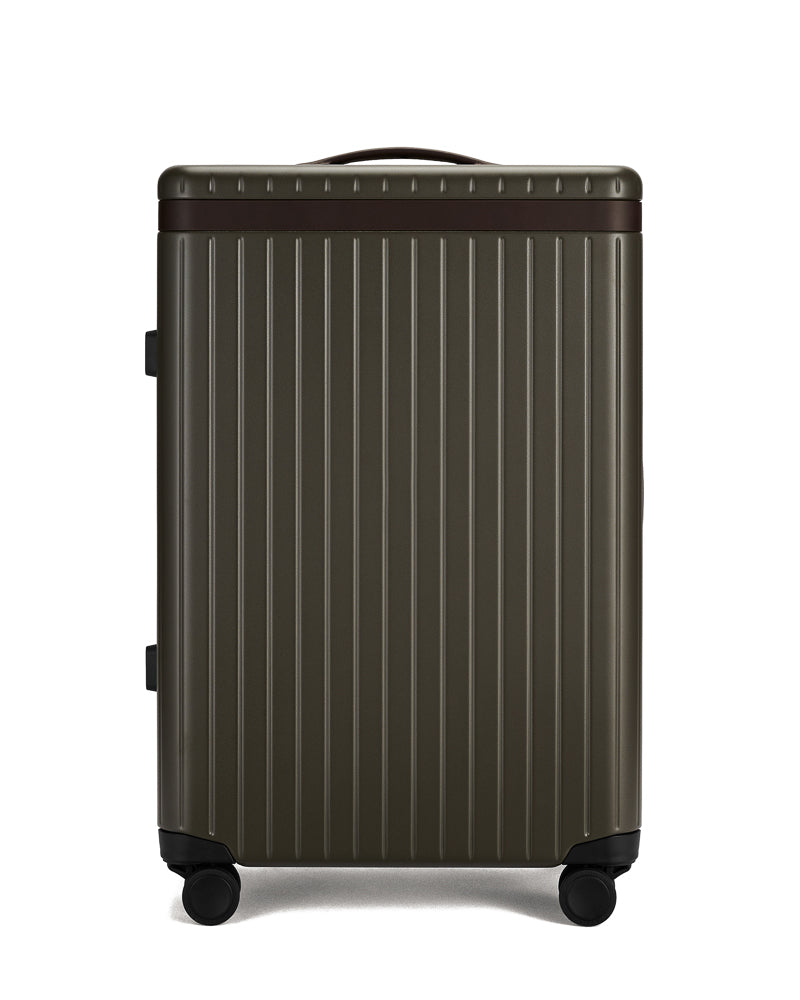 carl_friedrik_CF10312_check_in_olive