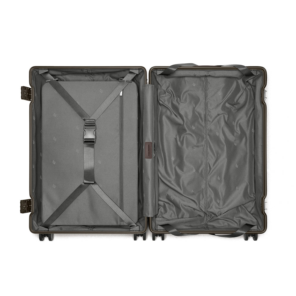 carl_friedrik_CF10312_check_in_olive
