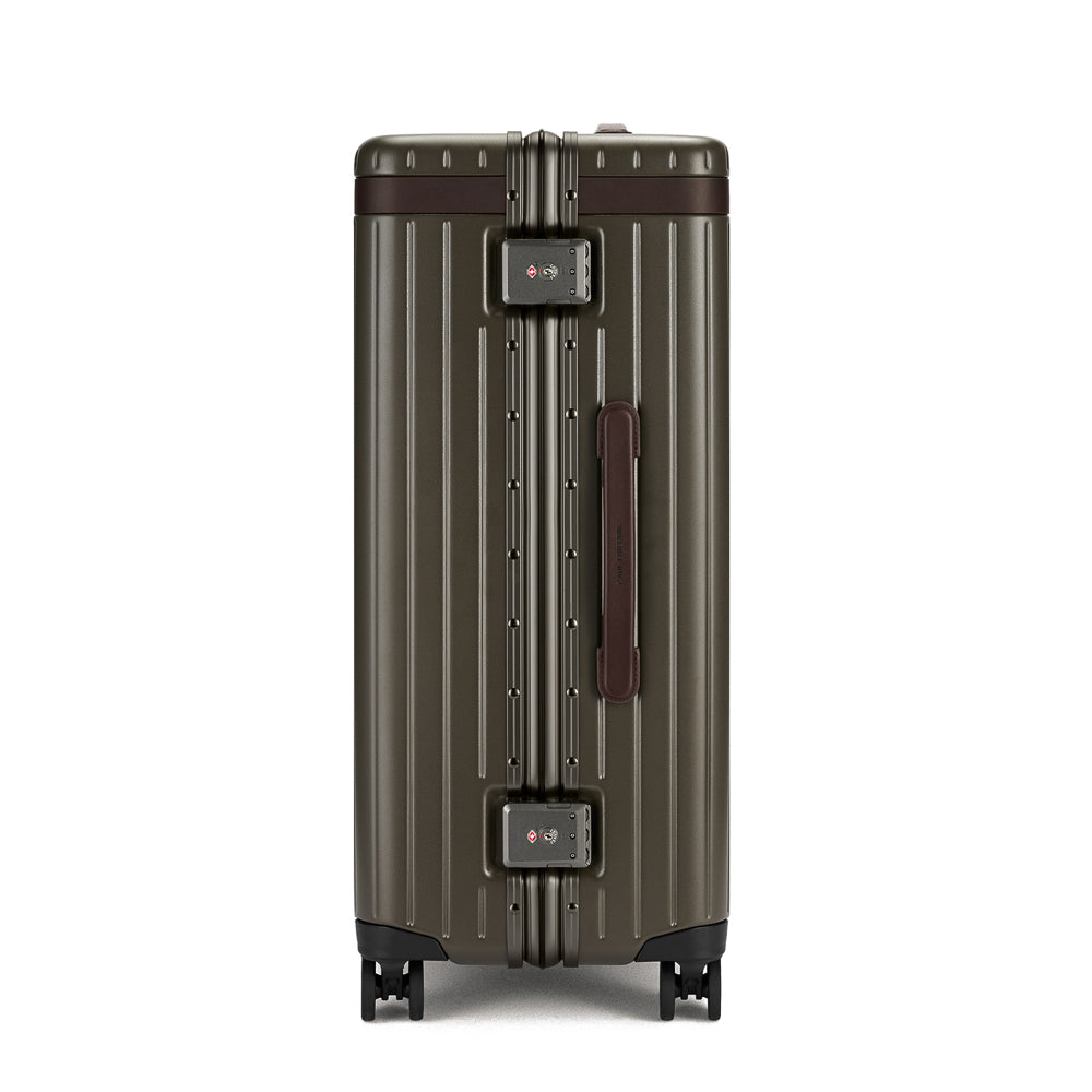 carl_friedrik_CF10312_check_in_olive