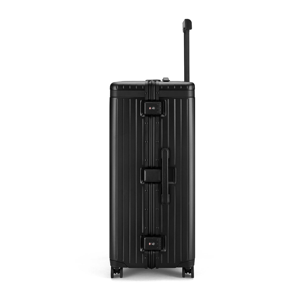 carl_friedrik_CF00109_black