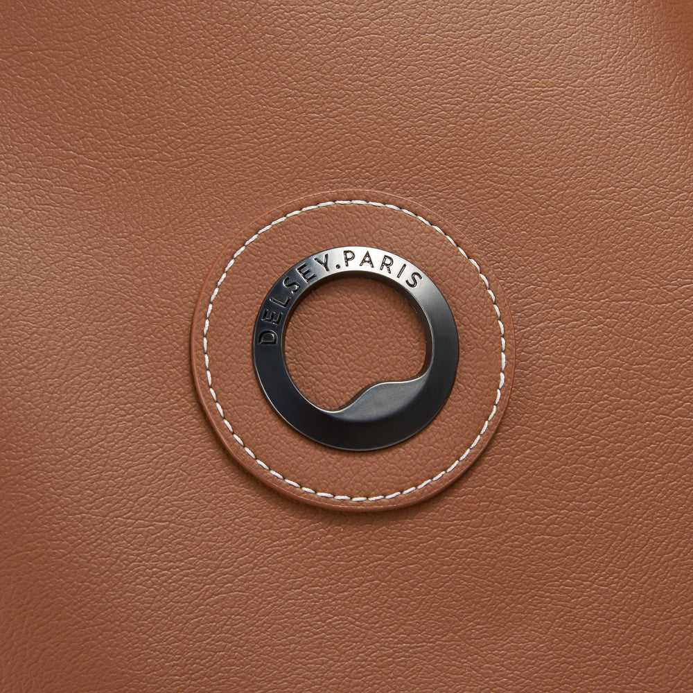 delsey_1676802_brown
