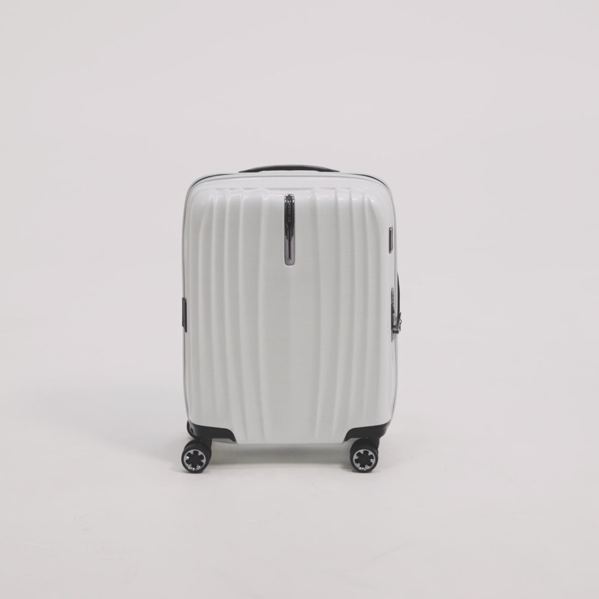 55cm Expandable Carry On Suitcase - Nexis