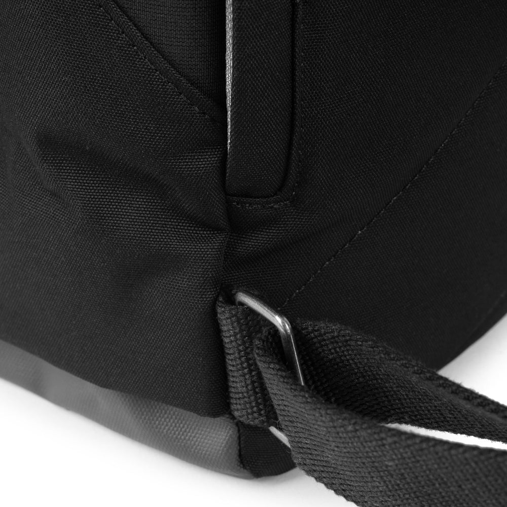 roka_BLCANFBMRCASH_black_label