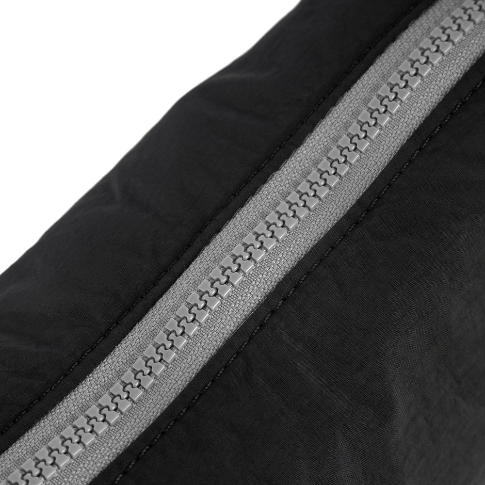 roka_FARROSTBLA_black