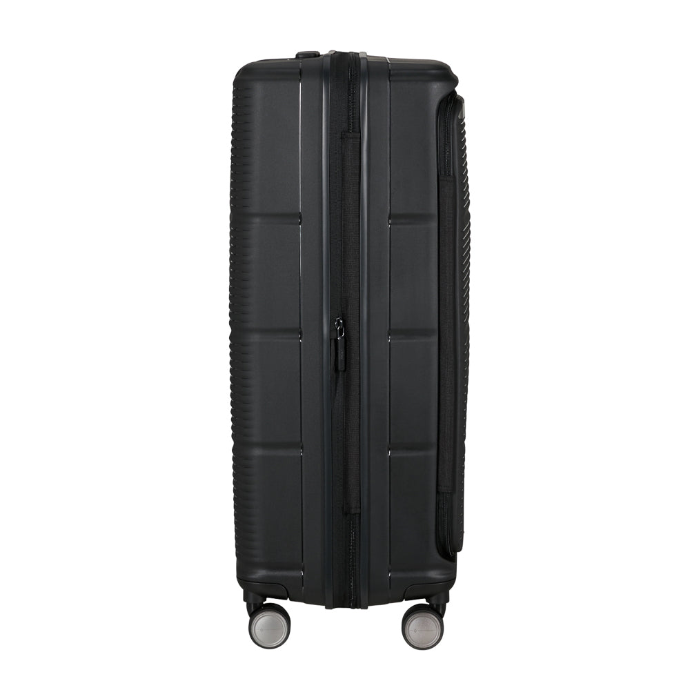 Black 75cm expandable spinner suitcase by Samsonite, featuring 360-degree wheels and a sturdy handle for easy maneuvering.