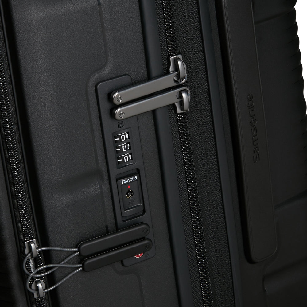 Black 75cm expandable spinner suitcase by Samsonite, featuring smooth wheels and a durable design for easy travel.