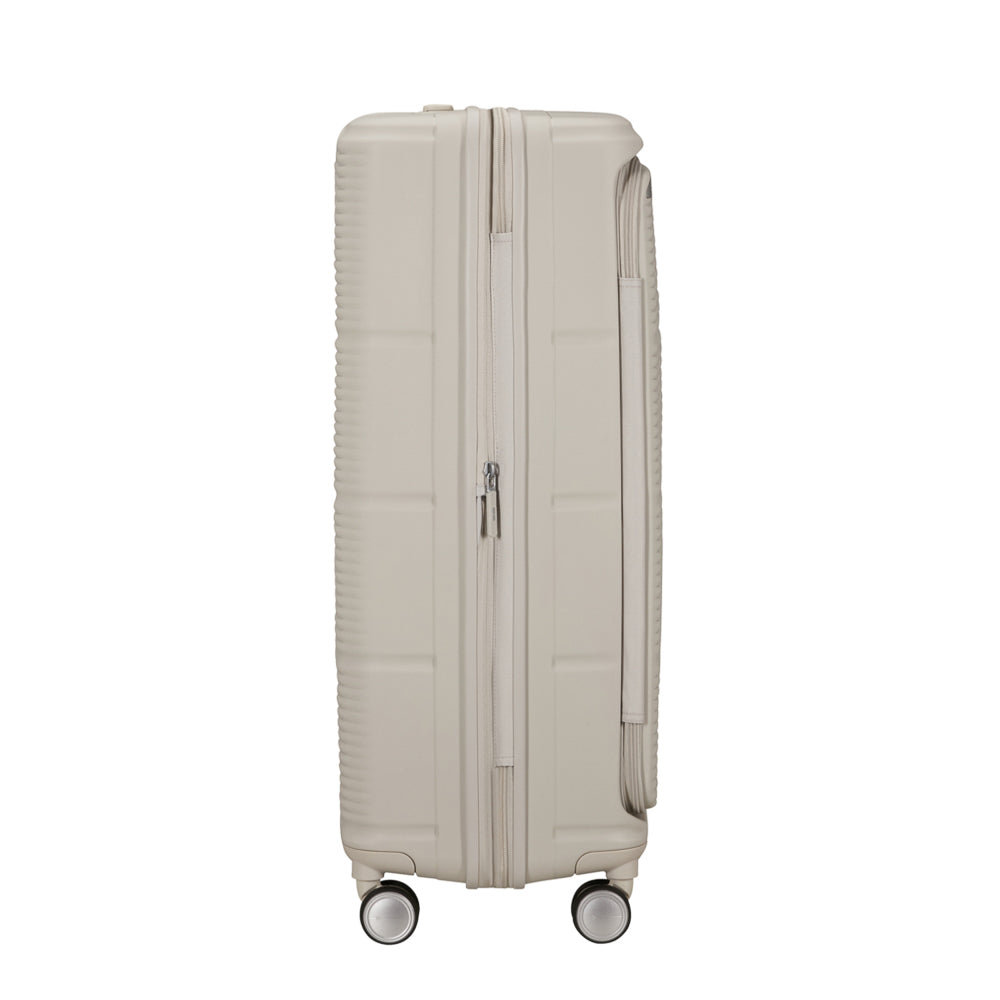 White 75cm expandable spinner suitcase by Samsonite, featuring four wheels and a durable exterior for easy travel.