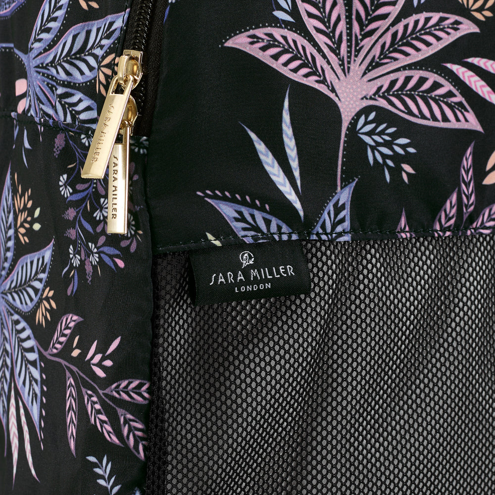 sara_miller_SMA1001-018__packing_cube_black_botanic