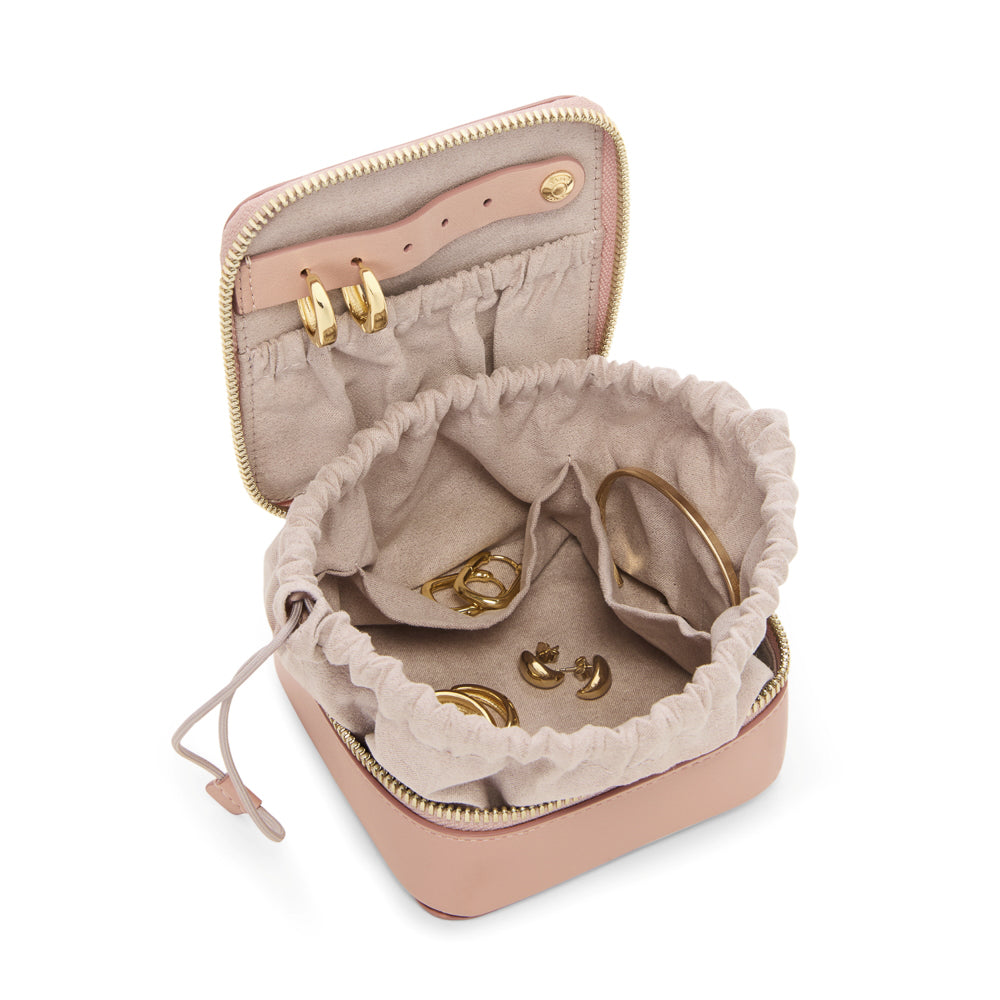 tumi_156537_blush