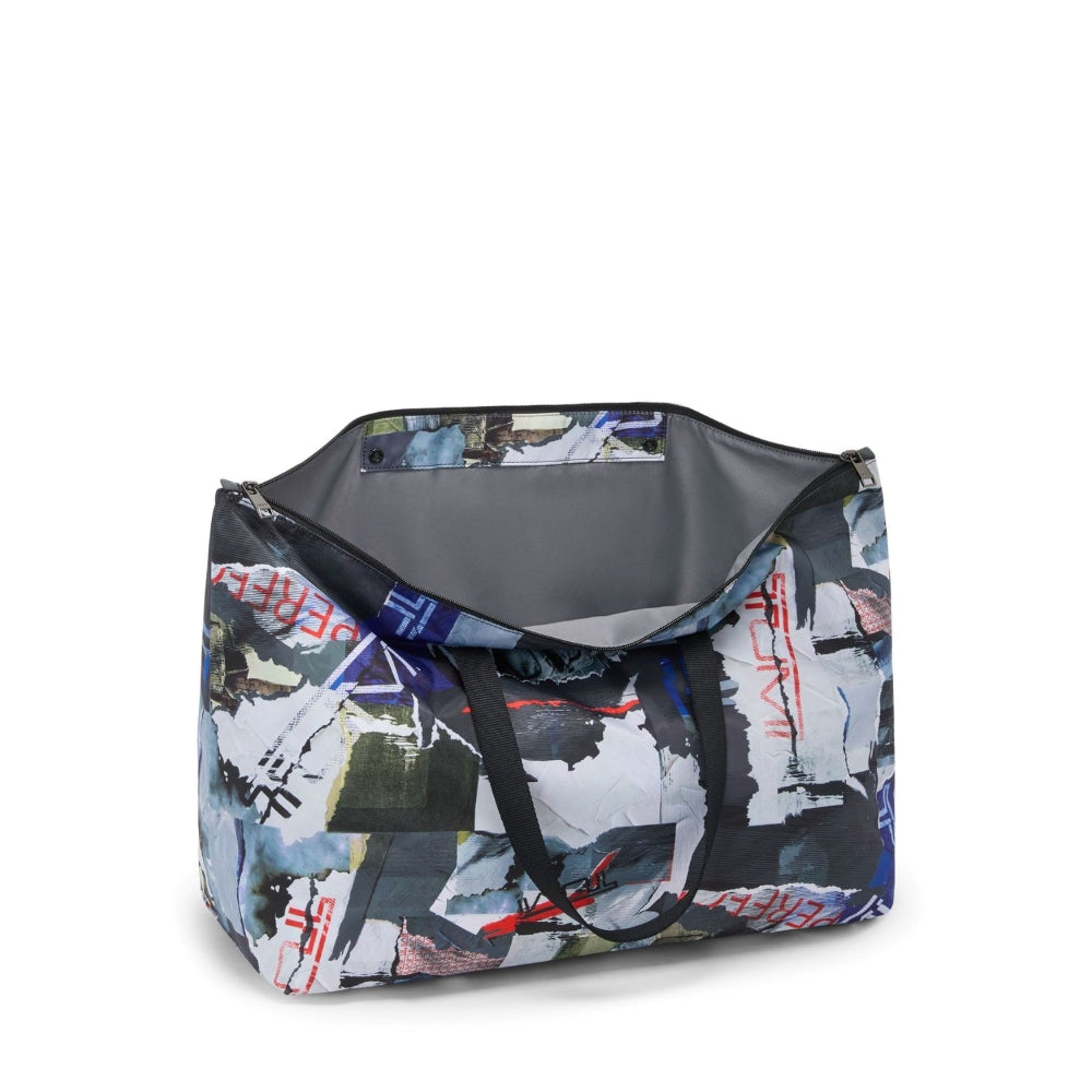 tumi_156569_poster_print
