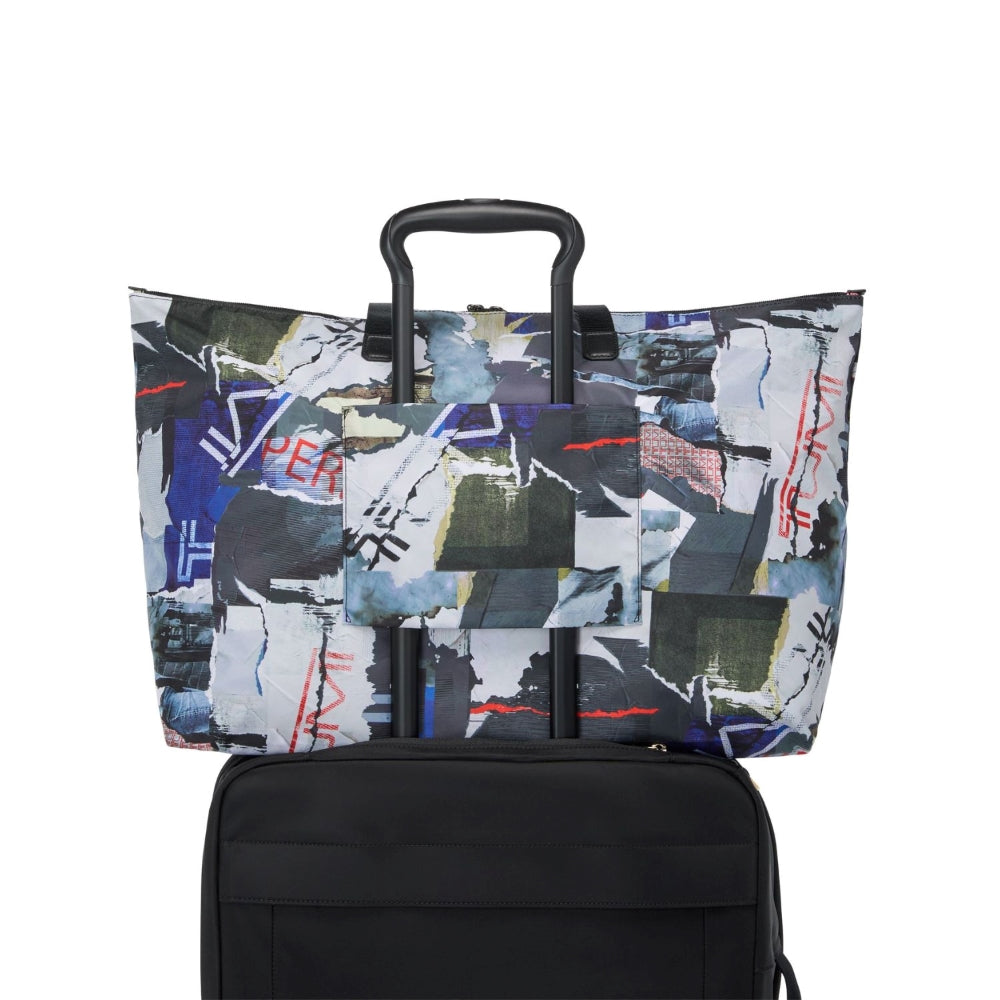 tumi_156569_poster_print