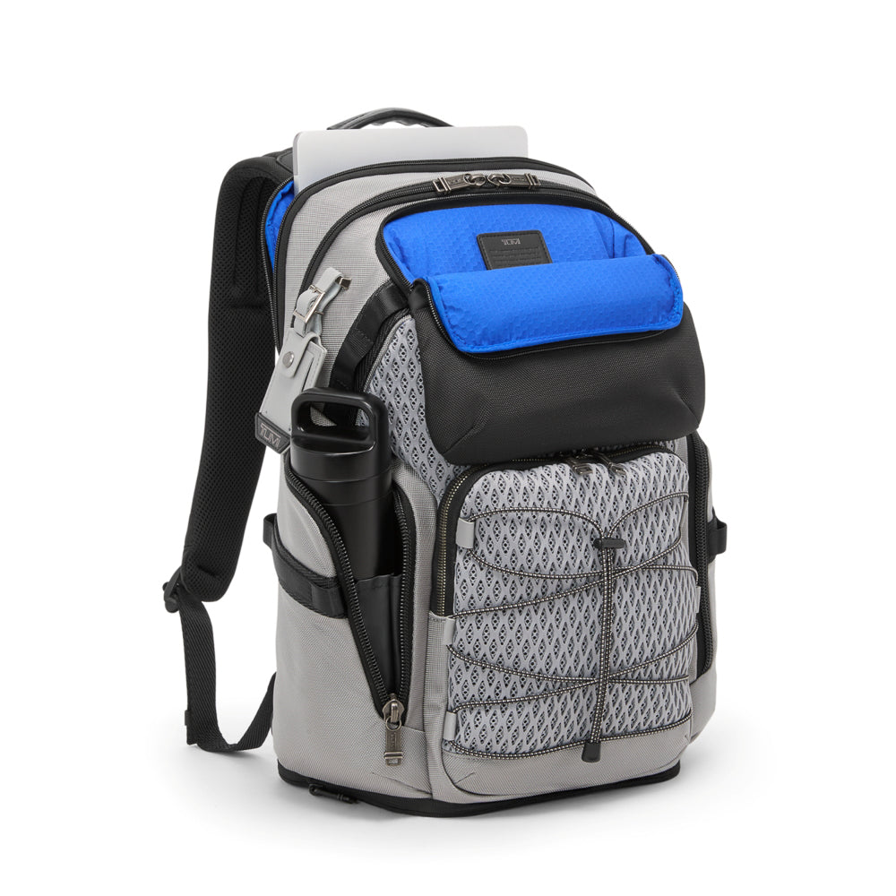 Tumi_156494_pearl_grey