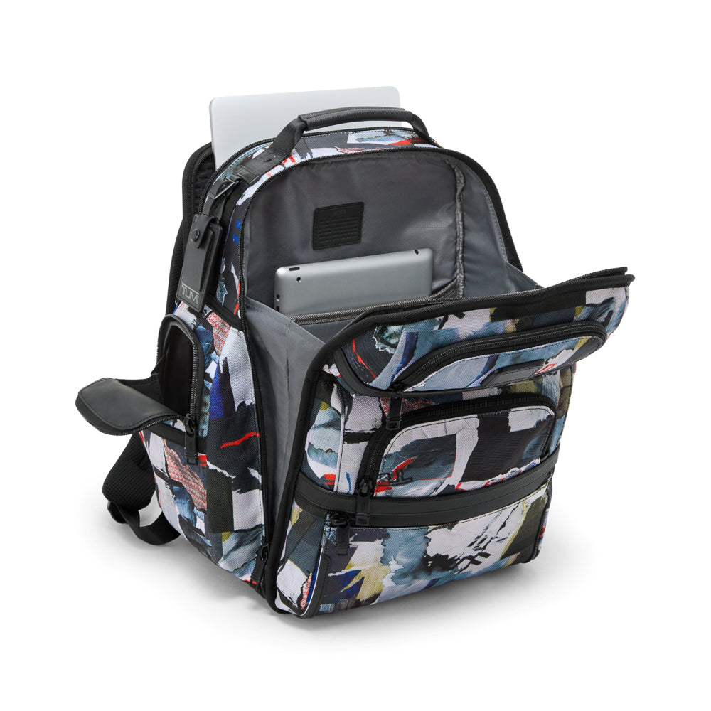 Tumi_156482_poster_print