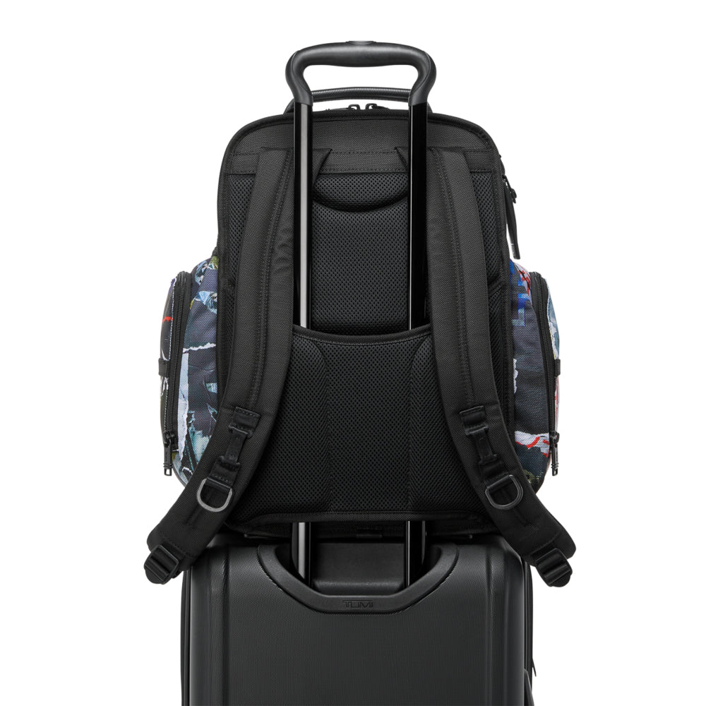 Tumi_156482_poster_print